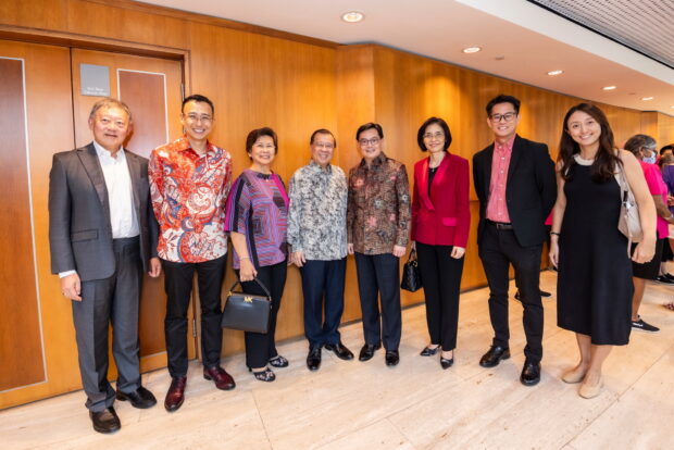 Mr Heng Swee Keat, Deputy Prime Minister & Coordinating Minister for Economic Policies graced the occasion, and met with representatives from SSG including 

Mr Goh Yew Lin, Chair, Singapore Symphony Group (far left); Mr Kenneth Kwok, CEO, Singapore Symphony Group (second from left) and representatives from Temasek Foundation.