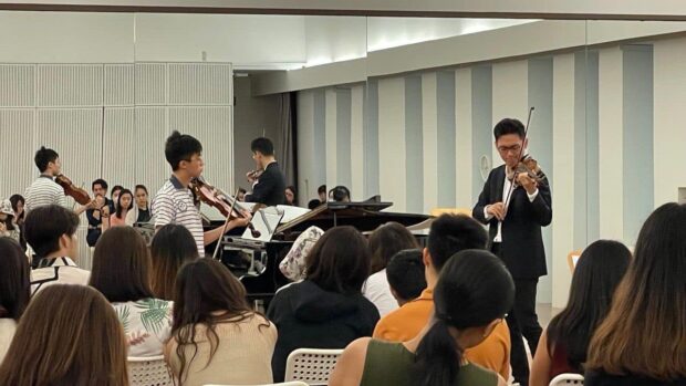 NPVC’s violin participants learning from violin adjudicator Yu-Chien (Benny) Tseng in a closed-door violin masterclass session.