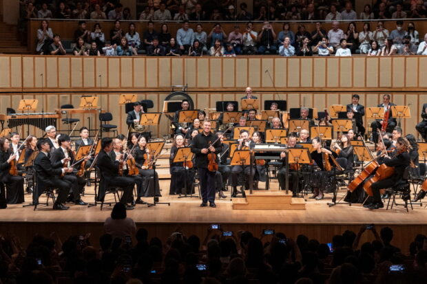 Violinist superstar Maxim Vengerov flexed his virtuosity in the SSO Gala spectacular held in August 2024.