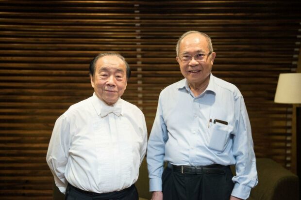 A reunion between Choo Hoey and Honorary Chair of the SSO Council Prof Cham Tao Soon before the concert