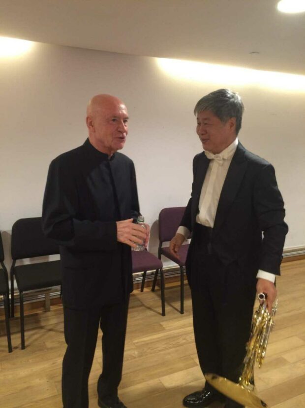 With conductor Christopher Eschenbach, with whom Mr Han had performed Mahler’s Sixth Symphony in Shanghai.