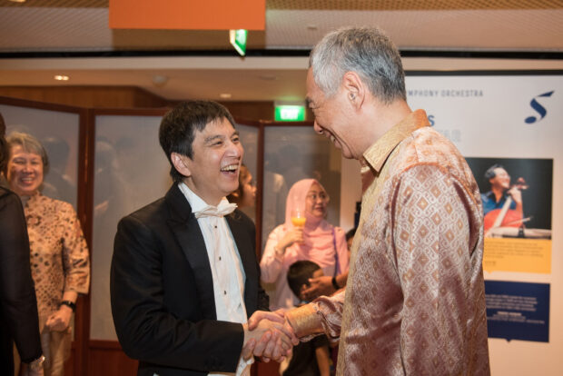 Maestro Lan Shui and PM Lee Hsien Loong at the SSO 40th Anniversary Gala