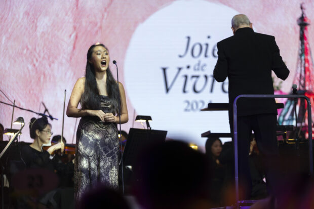 Mezzo-soprano Jade Tan impressed with movements from the opera Carmen.