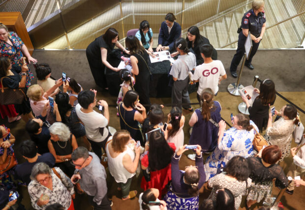 Meeting fans post-concert in Brisbane