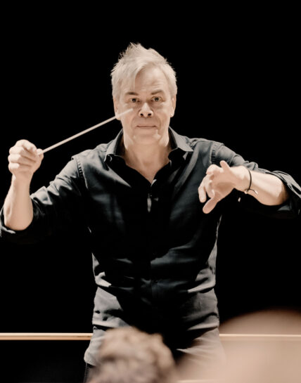 Hannu Lintu conducts Nelson Mass + Mahler 4