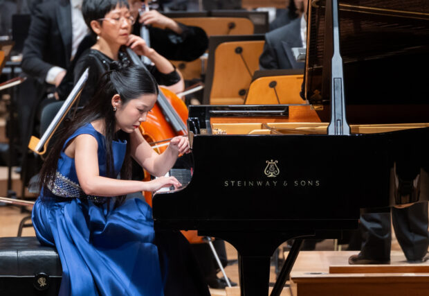 Singaporean pianist Li Churen premiering Singaporean composer Jonathan Shin’s Piano Concerto (an SSO commission)
