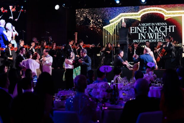Guests took to the dance floor to waltz the night away, accompanied by the well-loved On The Beautiful Blue Danube.