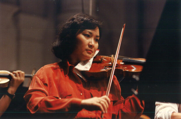 Lynnette at a NTUC TV rehearsal in 1993. An integral part of the SSO’s evolution, Lynnette has performed in over a thousand concerts.