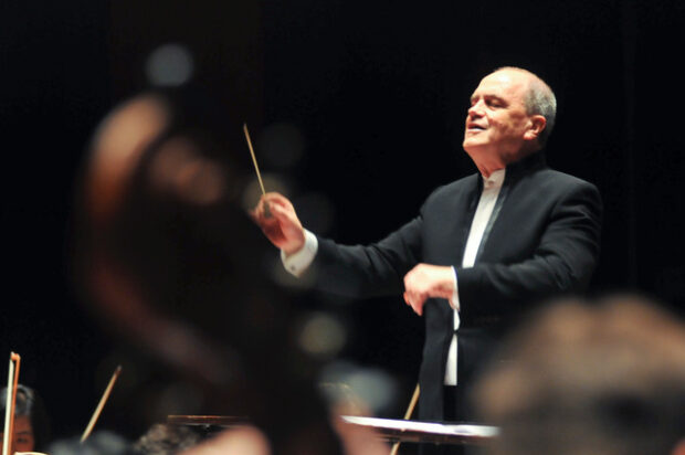 Singapore Symphony Names Hans Graf As New Chief Conductor