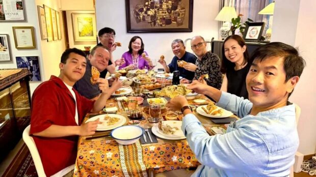 Andrew and colleagues enjoying salted egg white pepper crab at Lynnette’s Kitchen, hosted by former SSO Co-Concertmaster Lynnette Seah