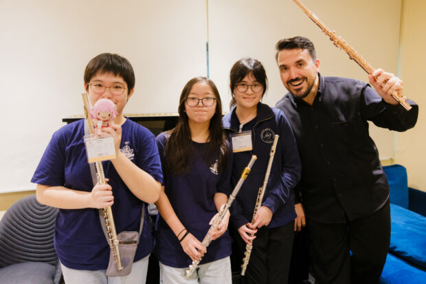 Mentorship session with Flautist/Assistant Principal Piccolo Roberto Álvarez.