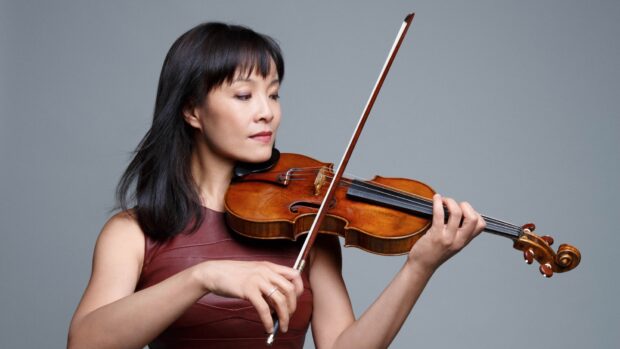 Violin: Mira Wang