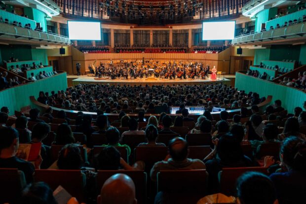 A 1400-strong audience at the Temasek Foundation × SSO National Day Concert 2025.