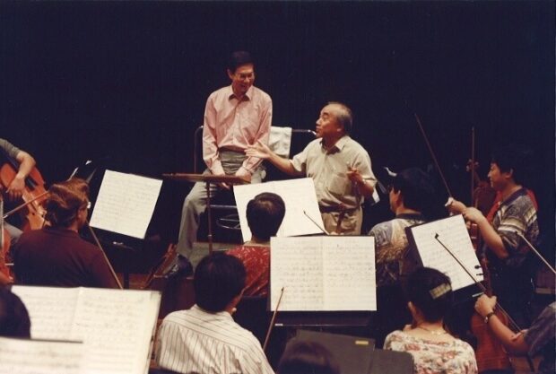 Maestro Choo with former president Ong Teng Cheong at a NTUC concert rehearsal in 1993.
