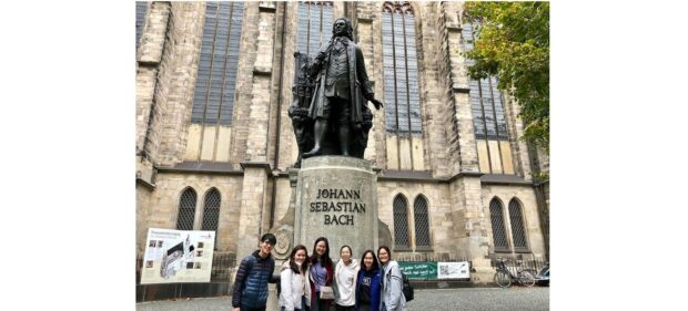 Leipzig is famed for being home to many composers and musicians. It was the residence of Johann Sebastian Bach when he was Kapellmeister (music director) for St Thomas Church, till his passing.