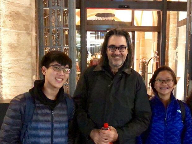 SNYO members got a pleasant surprise when they spotted violinist Leonidas Kavakos on the streets of Leipzig. Naturally, they asked for a photo!