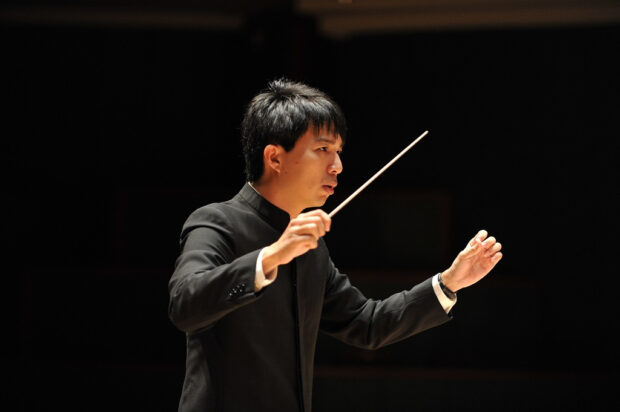 Singapore National Youth Orchestra welcomes Seow Yibin as Associate Conductor